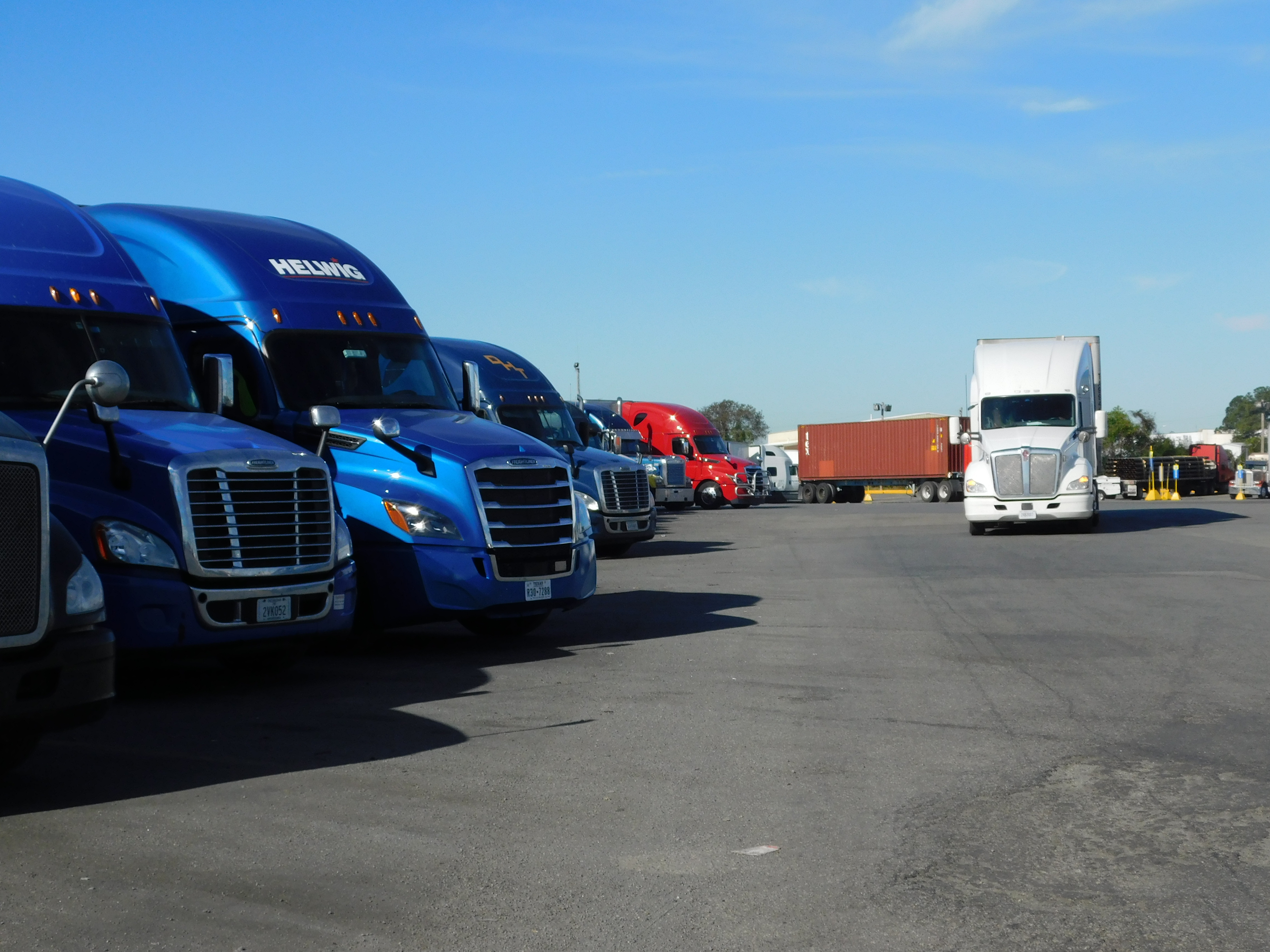 Truck Parking Near Me opens 2 overnight, monthly locations in Chicago 