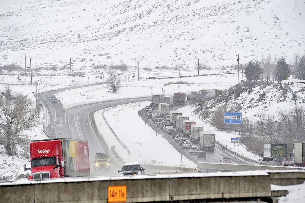 I 90 In Washington Reopens After Snow Closure TheTrucker Com   AP21363738555038 