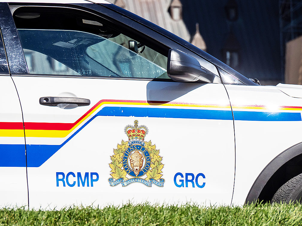 RCMP Arrest 11 People, Seize Guns From Big Rigs At Border Blockade ...