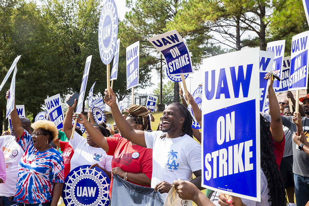 Auto workers expand strike to 38 locations in 20 states, targeting