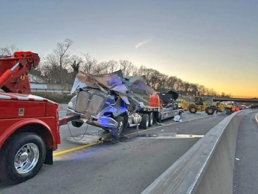 Tractor Trailer Overturns Spilling Solar Panels On I 287 4367