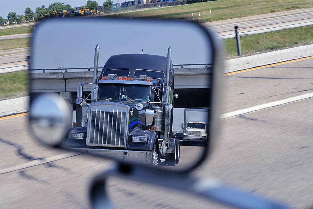 Convoy Asks FMCSA To Waive Rule For Its Electronic Rear Vision Mirrors   IStock 1338042740 2 