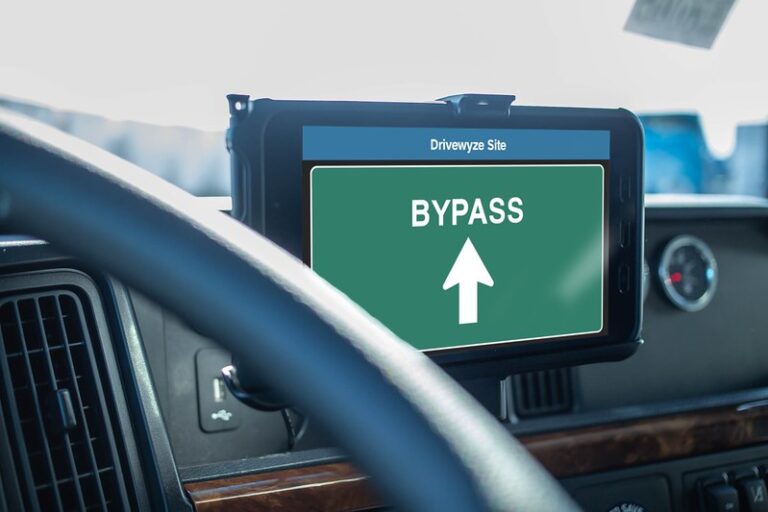 Drivewyze partners with Canadian provinces to implement PreClear Weigh Station bypass