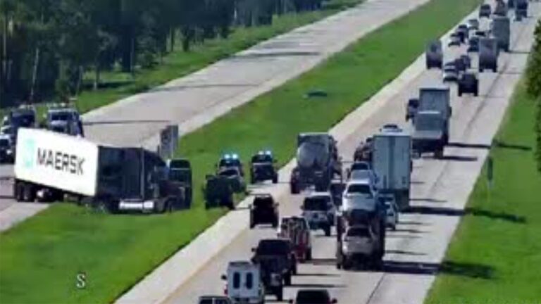 Multi-vehicle accident in Florida involving semi-truck leaves 4 dead 