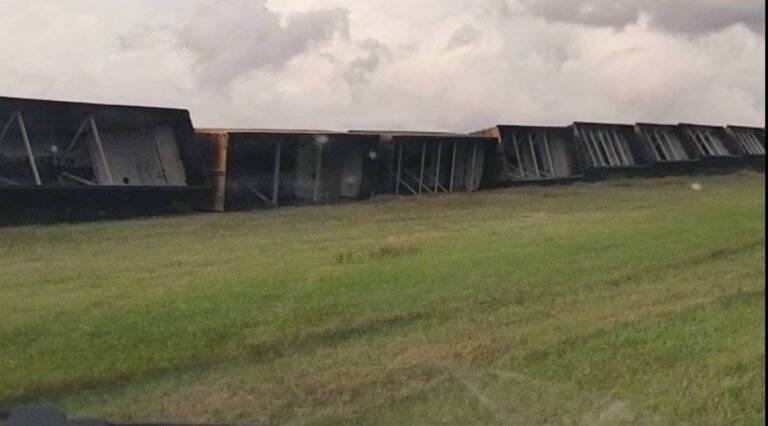 43 train cars derailed by possibe tornado in North Dakota