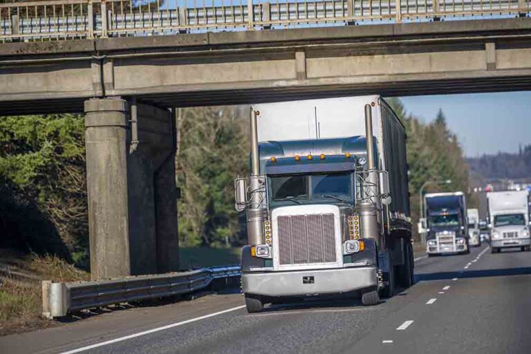 Small gains: ATA shows 0.3% rise in truck tonnage index in July