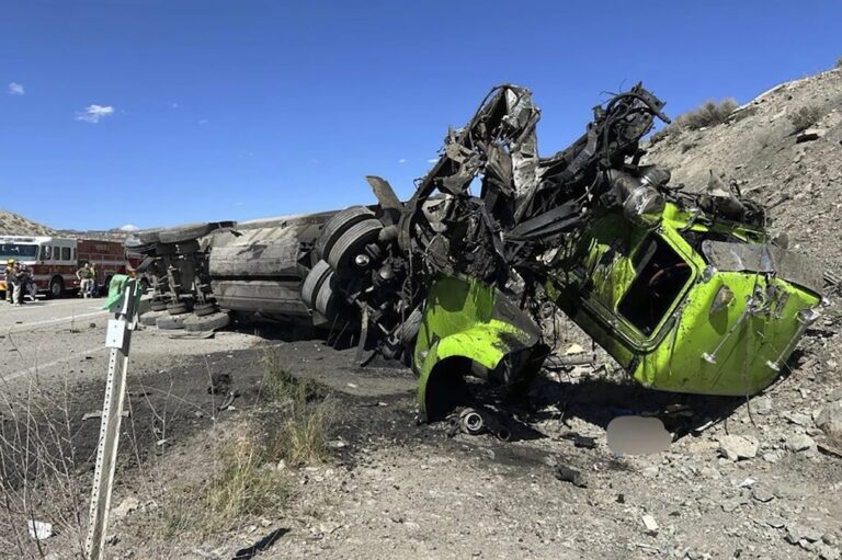 5 people killed in a 4-vehicle chain reaction crash on central Utah highway