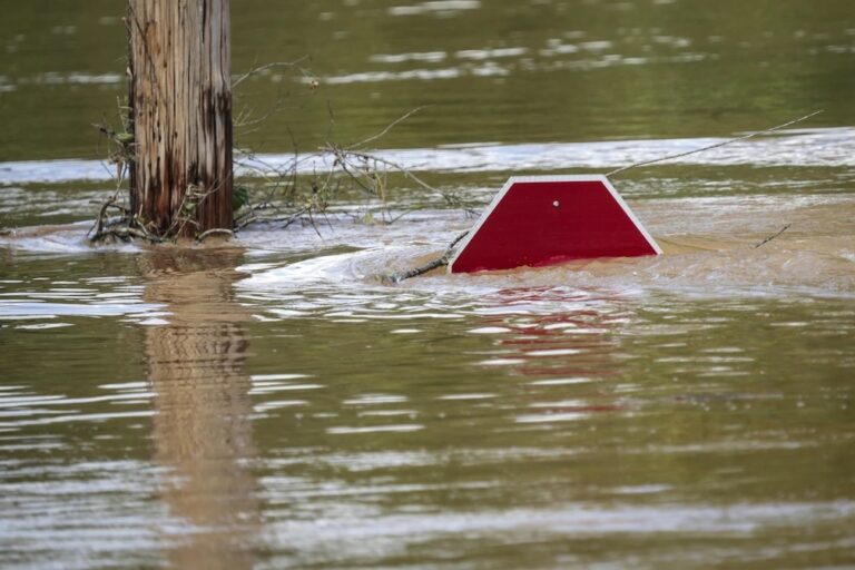 DeSantis praises Milton recovery efforts as rising flood waters persist in Florida