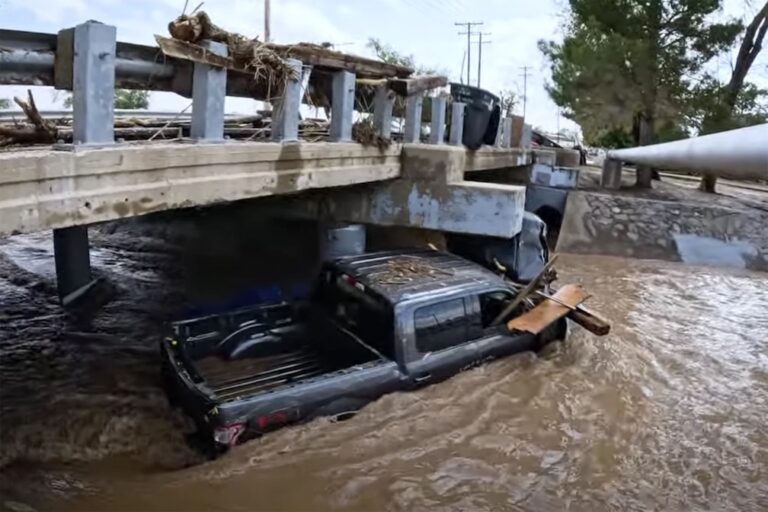 New Mexico authorities rescue hundreds after flooding strands many in high water and leaves 2 dead