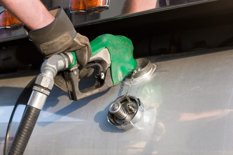 Trucking industry now has access to interest-free fuel credit card program