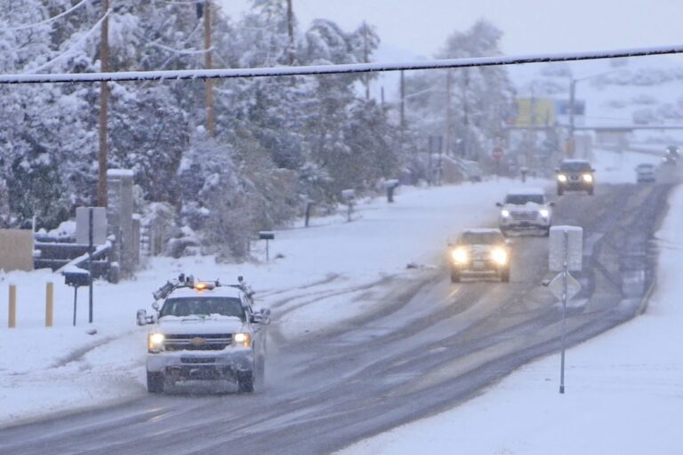 Western winter storm leaves thousands without power