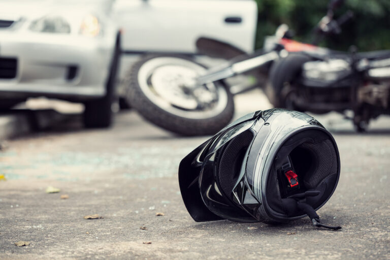 Motorcycle rider hits semi trailer during police chase in Oregon