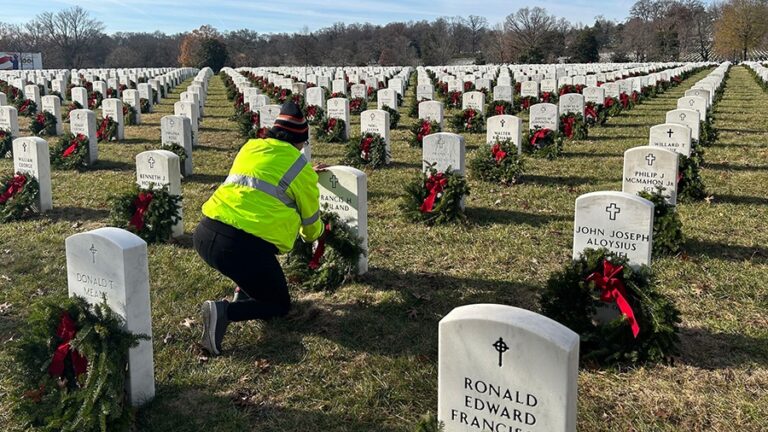 Schneider drivers “Live with Purpose” by participating in Wreaths Across America