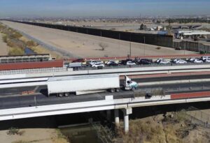 AP Truck on Zaragoza Bridge web