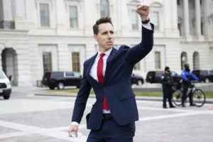 210108 josh hawley raised fist capitol riots se 1123a